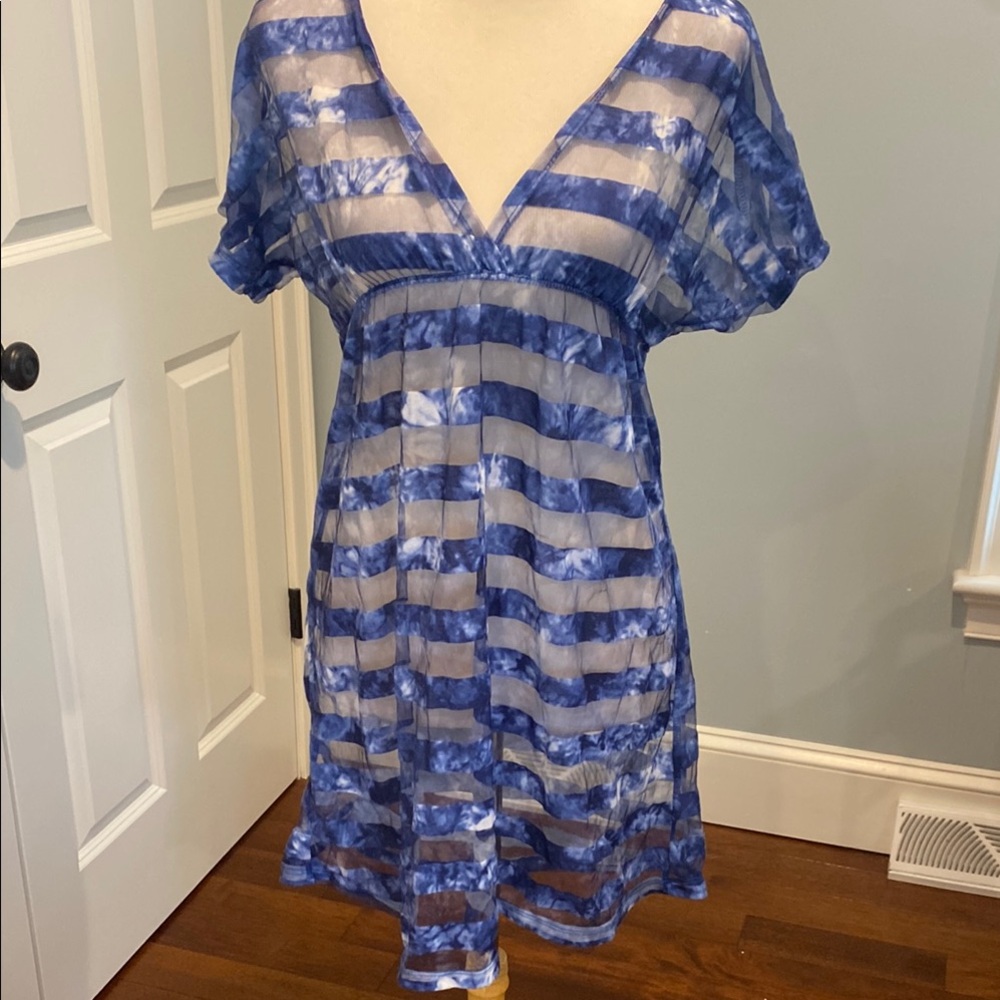 Elegant Blue Tie-Dye Women's Swim Cover-Up